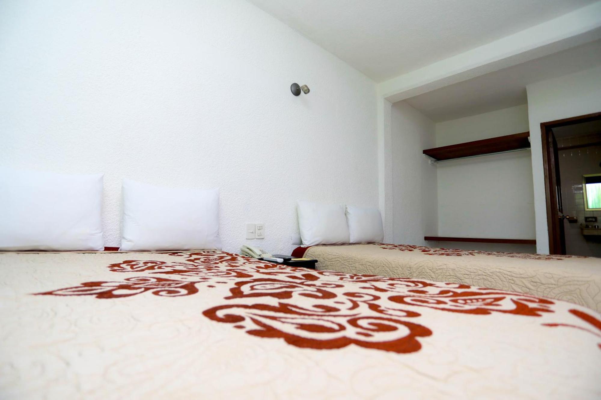 קנקון Hotel Maria De Lourdes מראה חיצוני תמונה