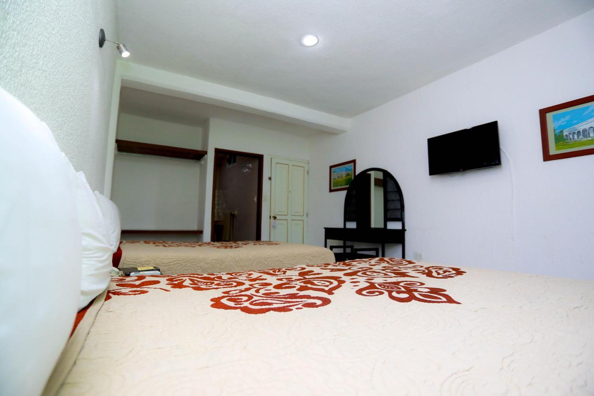קנקון Hotel Maria De Lourdes מראה חיצוני תמונה